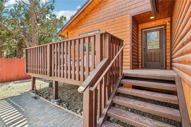 933 Spruce