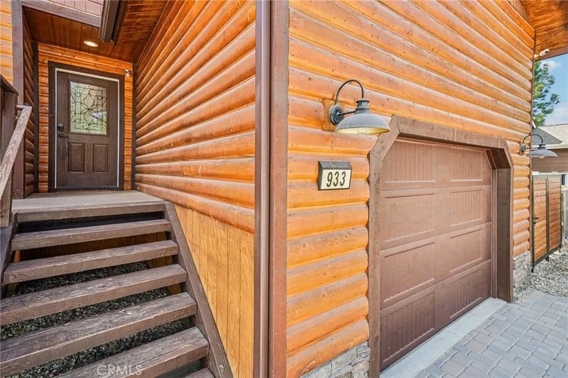 933 Spruce