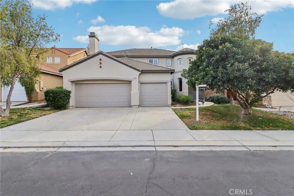 Photo of 27741 Elderberry Street, Murrieta, CA 92562 (MLS # SW26031198)