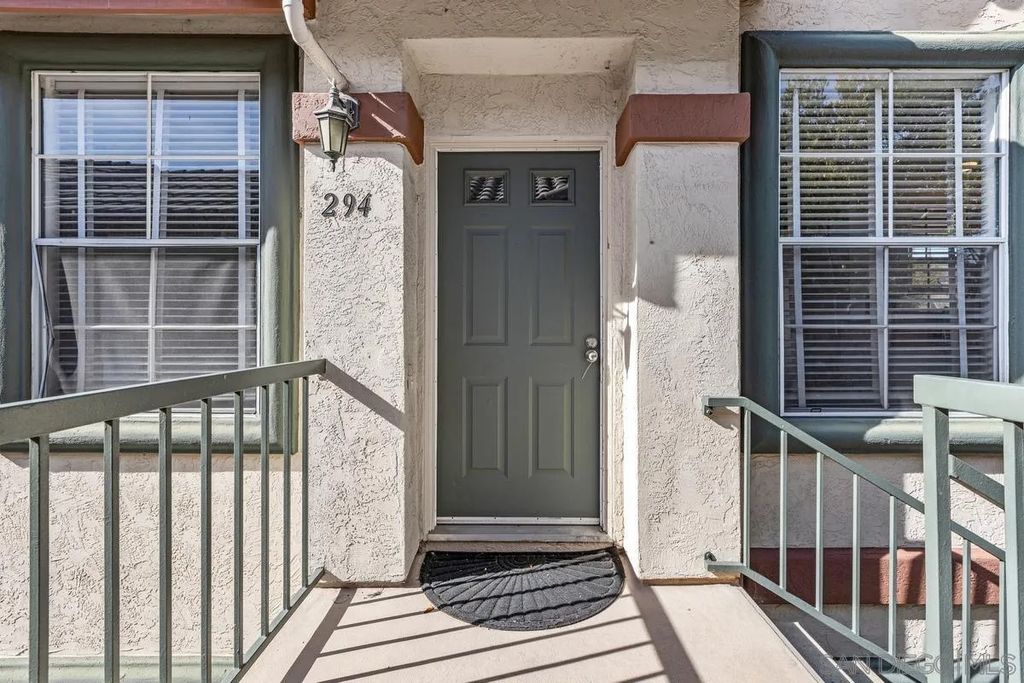 Photo of 10878 Sabre Hill Dr #294, San Diego, CA 92128 (MLS # 250045998)