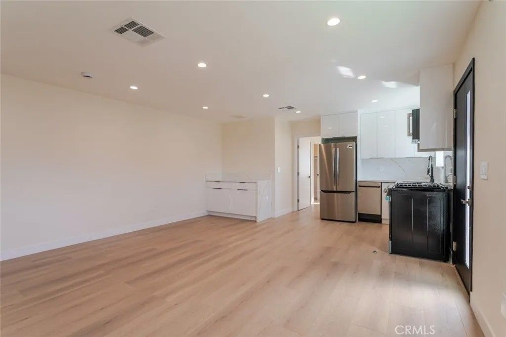 Photo of 10423 Pinyon Avenue, Tujunga, CA 91042 (MLS # GD26068977)