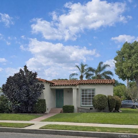 Photo of 2195 Maine Ave, Long Beach, CA 90806 (MLS # SW26038108)