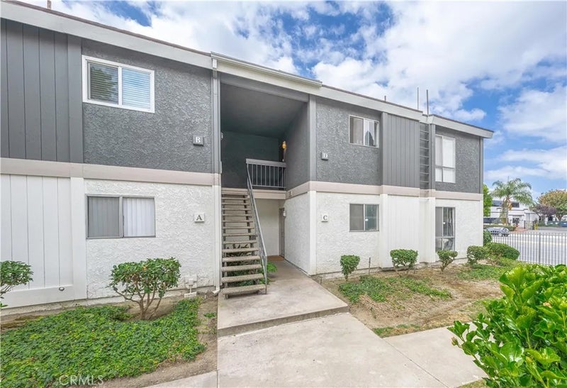 2803 S Fairview C
