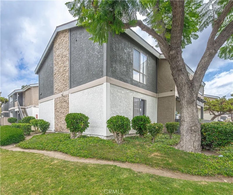 2803 S Fairview C