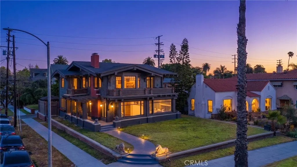 2303 E Ocean Boulevard