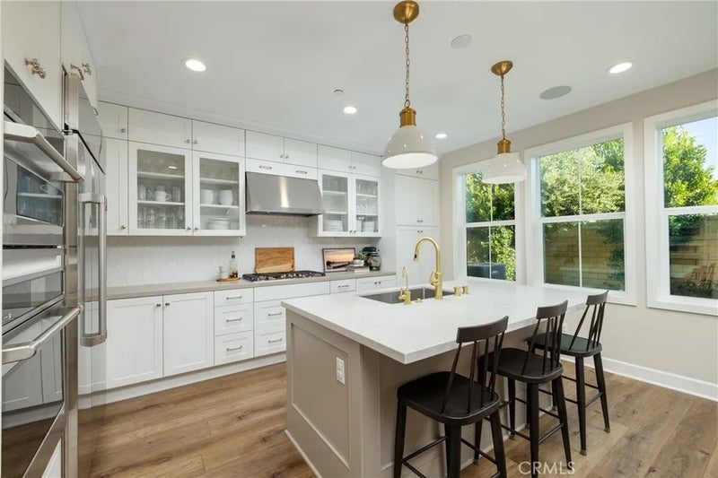 1249 E Providence Loop