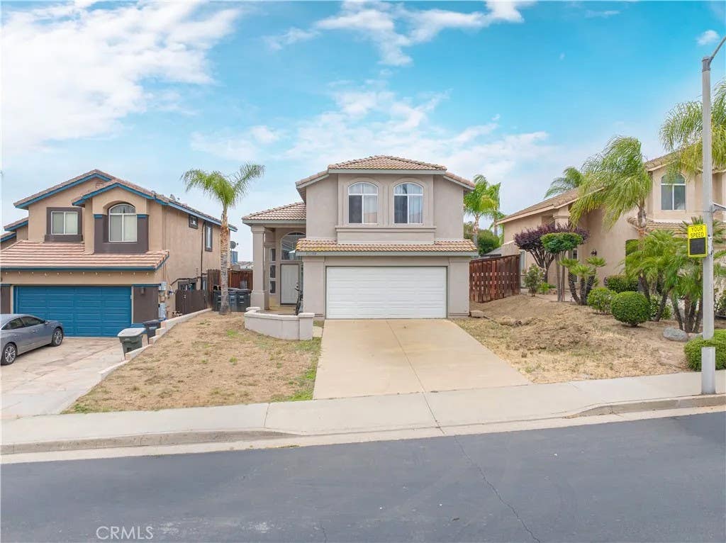 Photo of 33130 Shoreline DR, Lake Elsinore, CA 92530 (MLS # DW26111479)