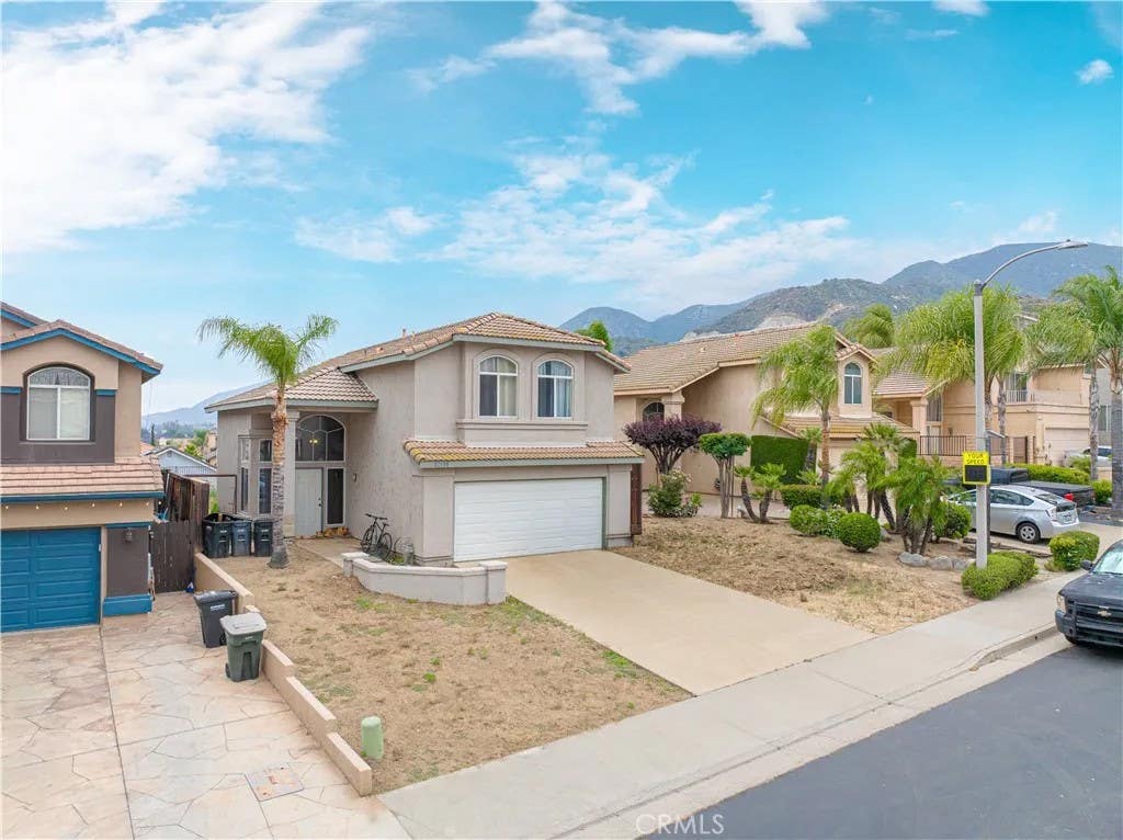 Photo of 33130 Shoreline DR, Lake Elsinore, CA 92530 (MLS # DW26111479)