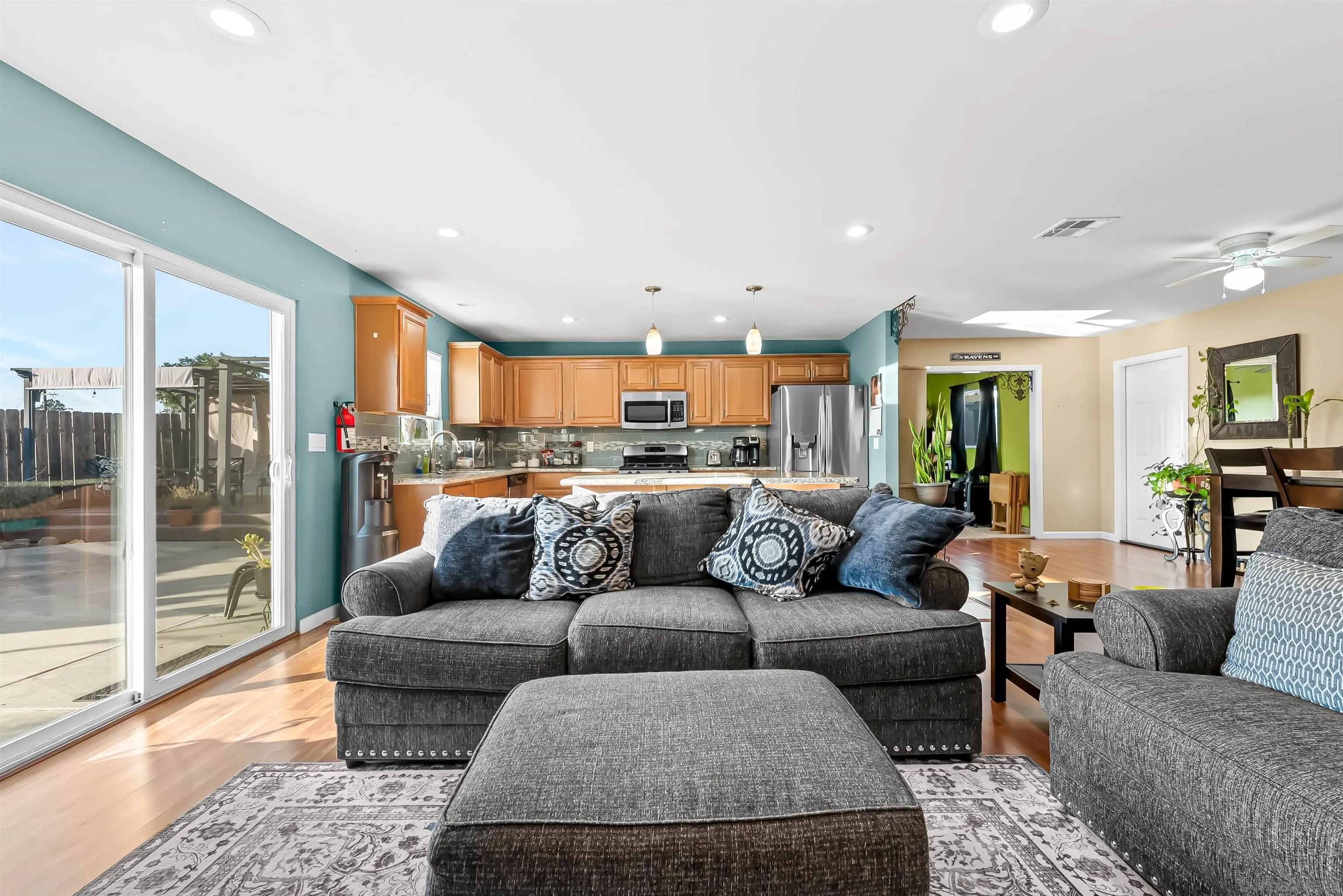1818 La Corta St