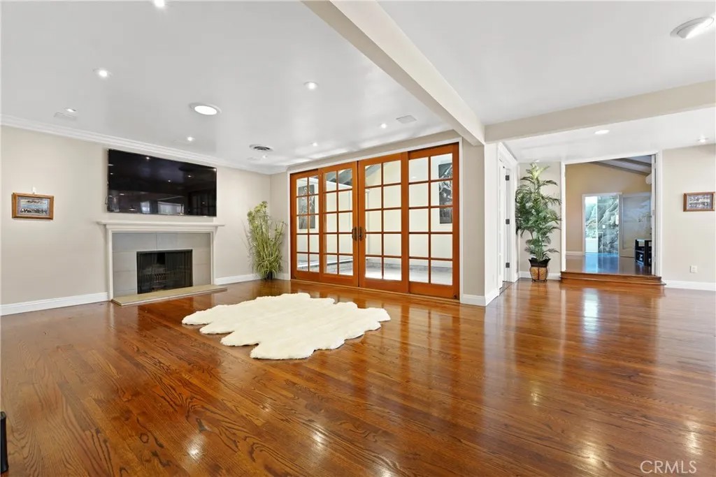 112 N Garfield Place