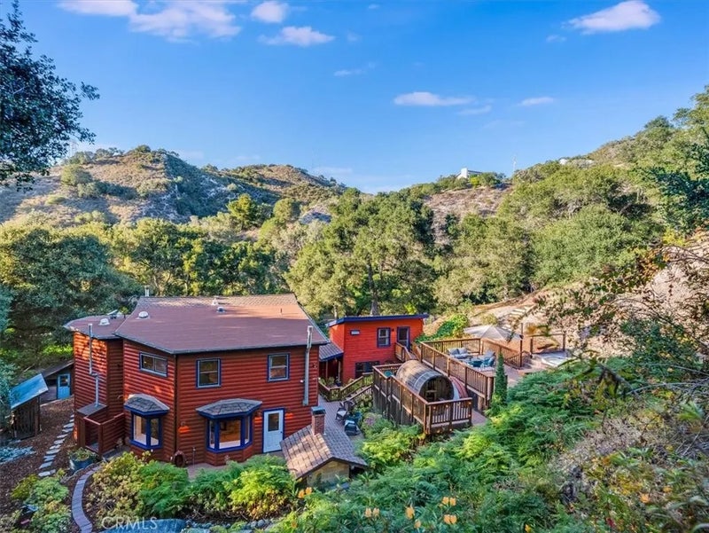 385 Squire Canyon