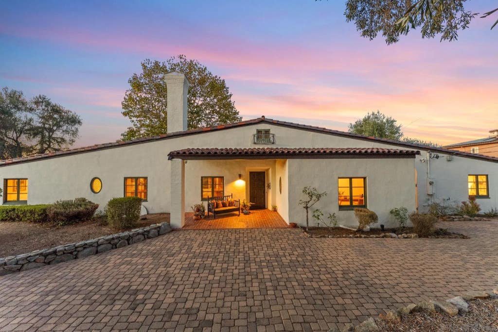 Photo of 10260 Fuerte DR, La Mesa, CA 91941 (MLS # 260019647)