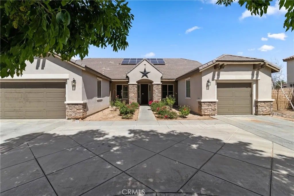 Photo of 41530 Yew ST, Lancaster, CA 93536 (MLS # SR26110328)