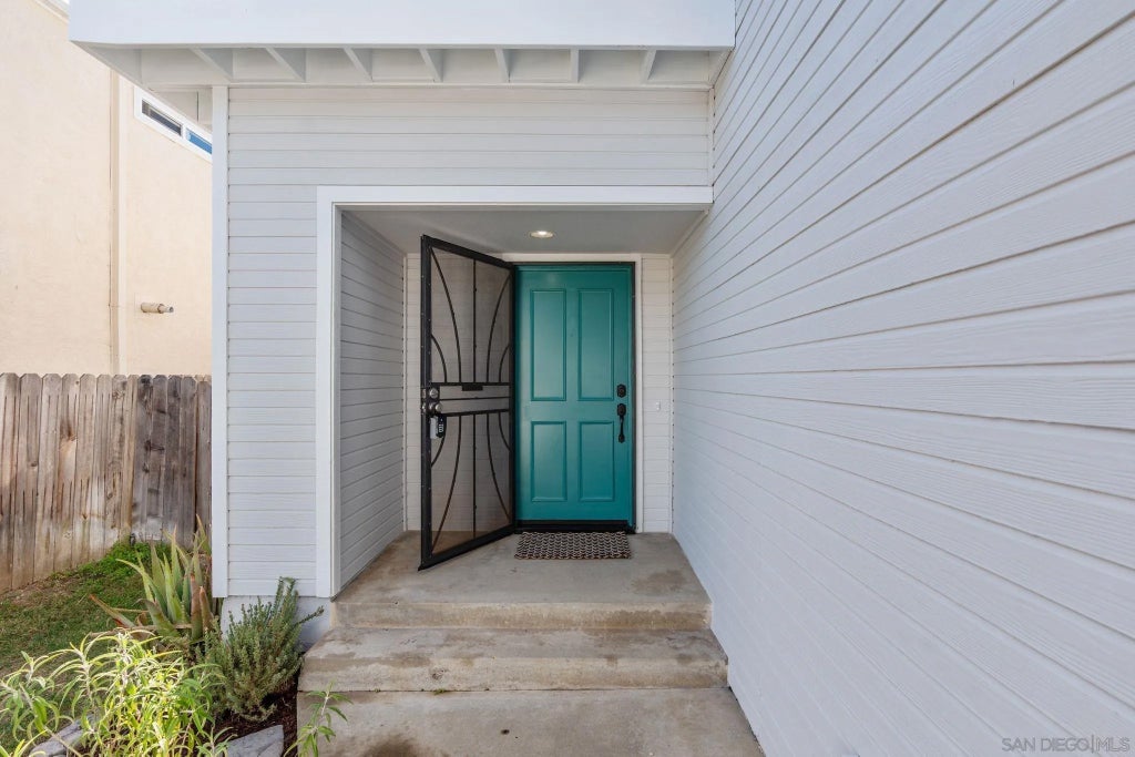 Photo of 1851 Via Primero, Oceanside, CA 92056 (MLS # 260022748)