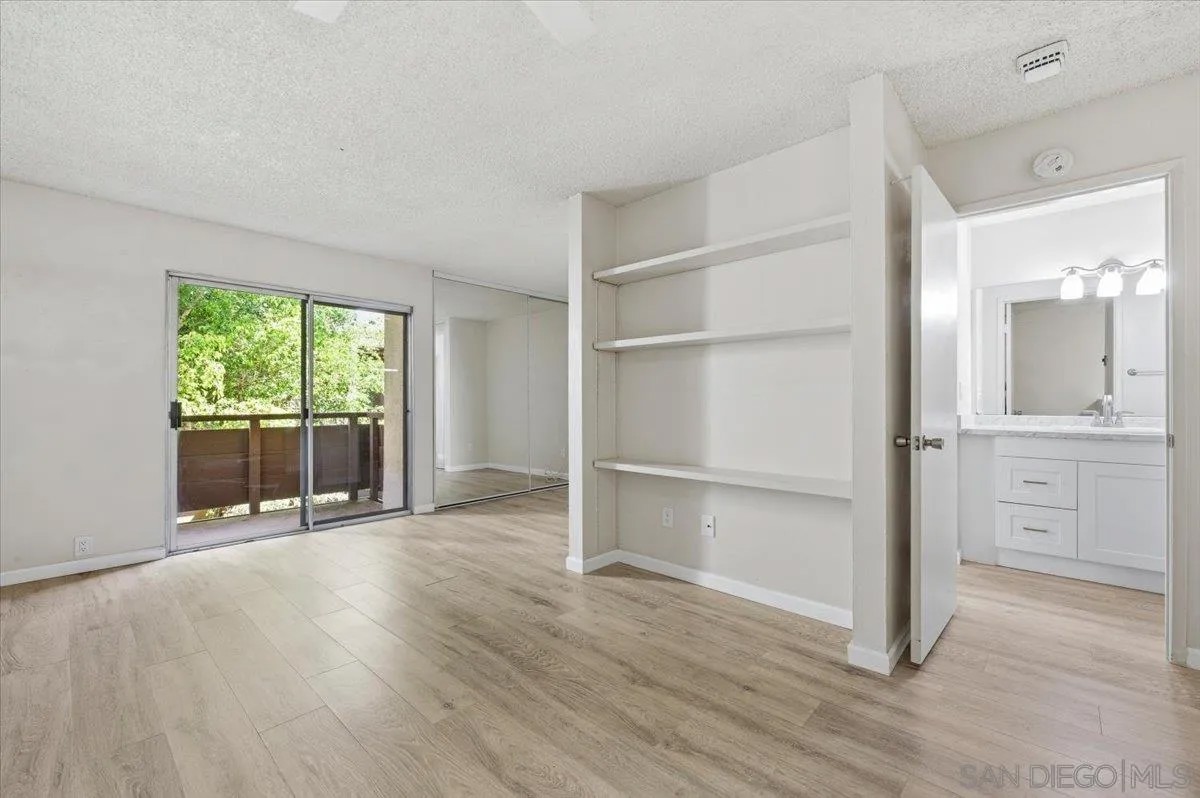 1625 Hotel Circle South C210