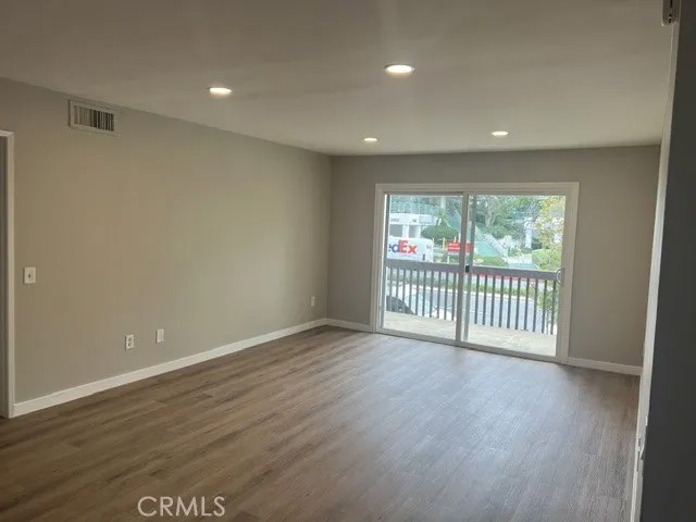 23515 Lyons 218
