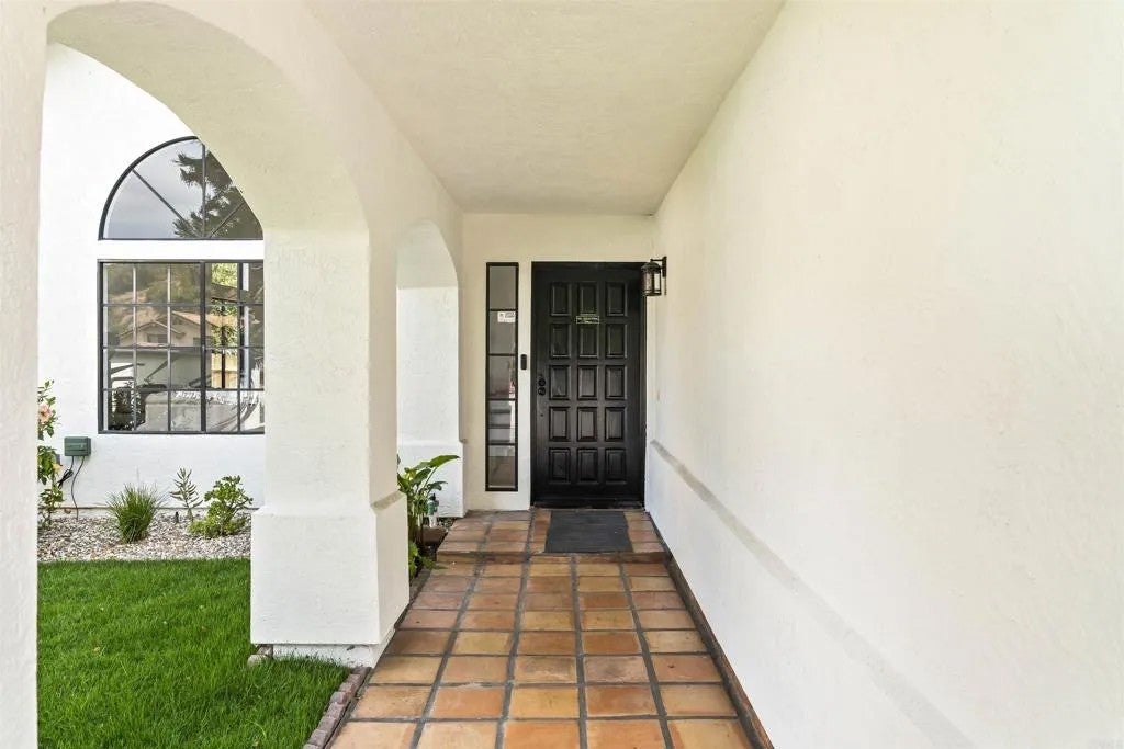 545 Canyon Drive