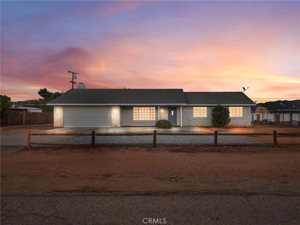 Photo of 16641 Montauk Road, Apple Valley, CA 92307 (MLS # HD25264685)