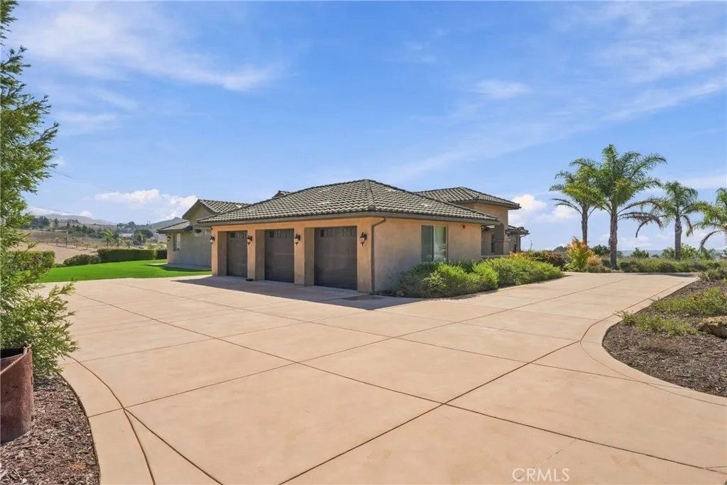 1223 Ramal Lane