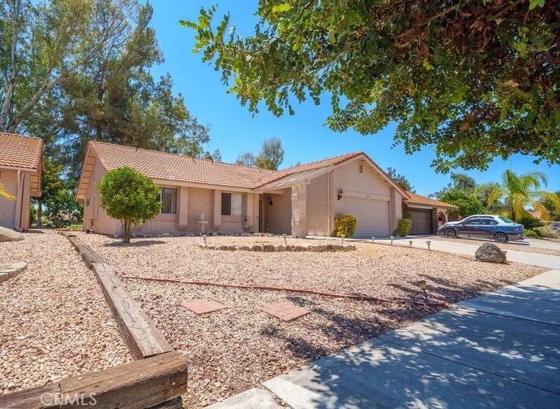 1925 Silver Oak Way