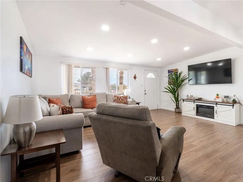 71621 Juanita Dr