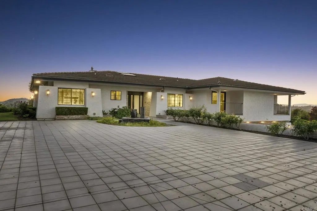 19 Gateview Drive