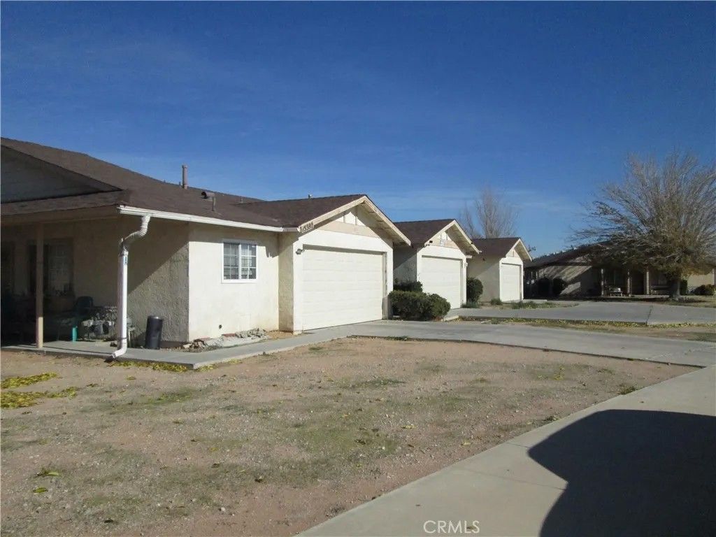 Photo of 15592 Tonekai Road, Apple Valley, CA 92307 (MLS # CV25279669)