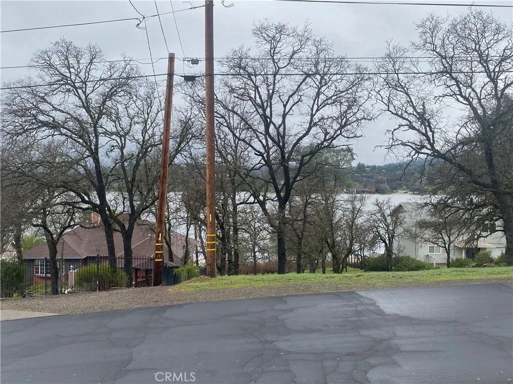 Photo of 19210 N Shore Ct, Hidden Valley Lake, CA 95467 (MLS # LC25280159)