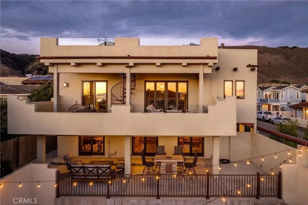 Photo of 344 Capistrano Ave, Pismo Beach, CA 93449 (MLS # SC25267253)