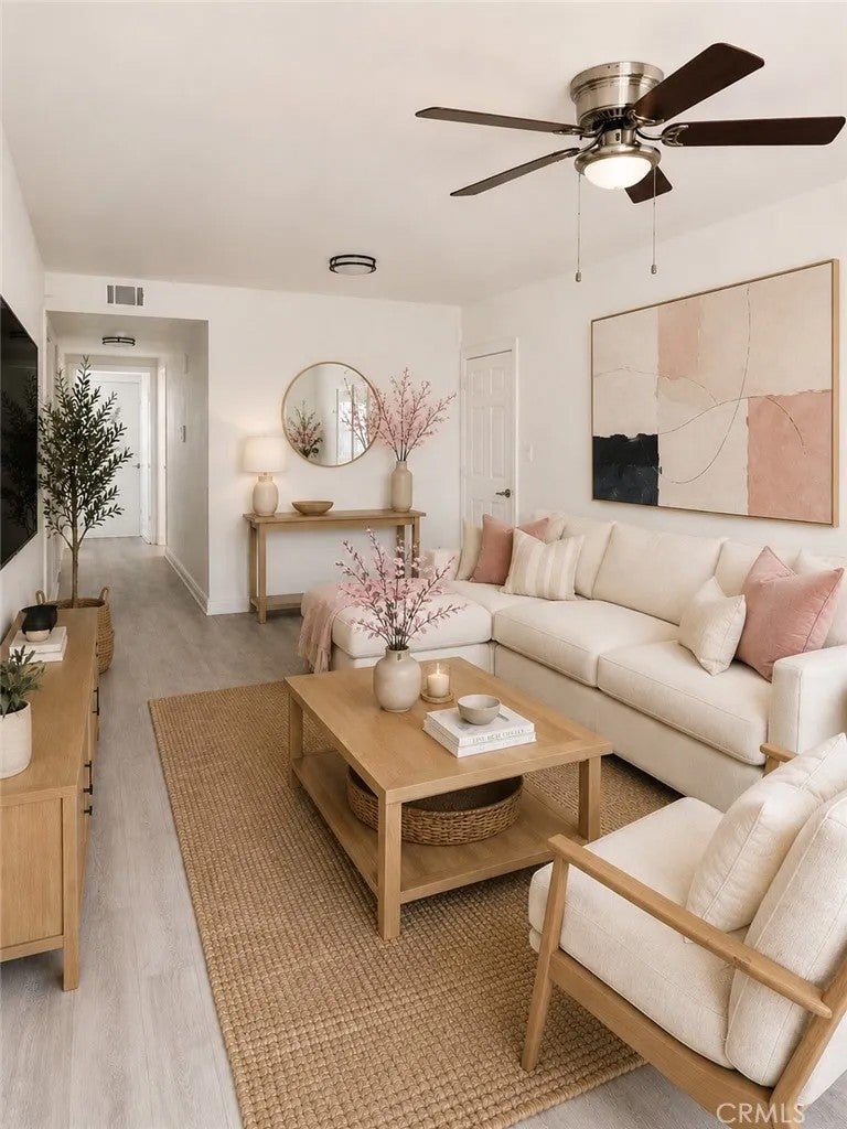 520 W Colden