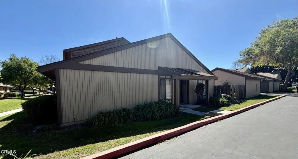 Photo of 1514 Tern Court, Ventura, CA 93003 (MLS # V1-35263)