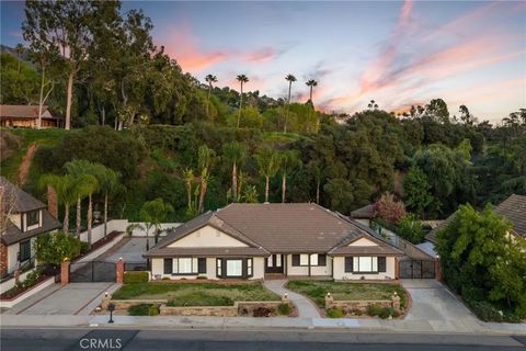 Photo of 514 N Valley Center Avenue, Glendora, CA 91741 (MLS # CV26024821)