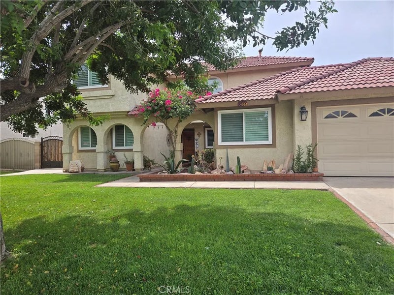831 W El Molino