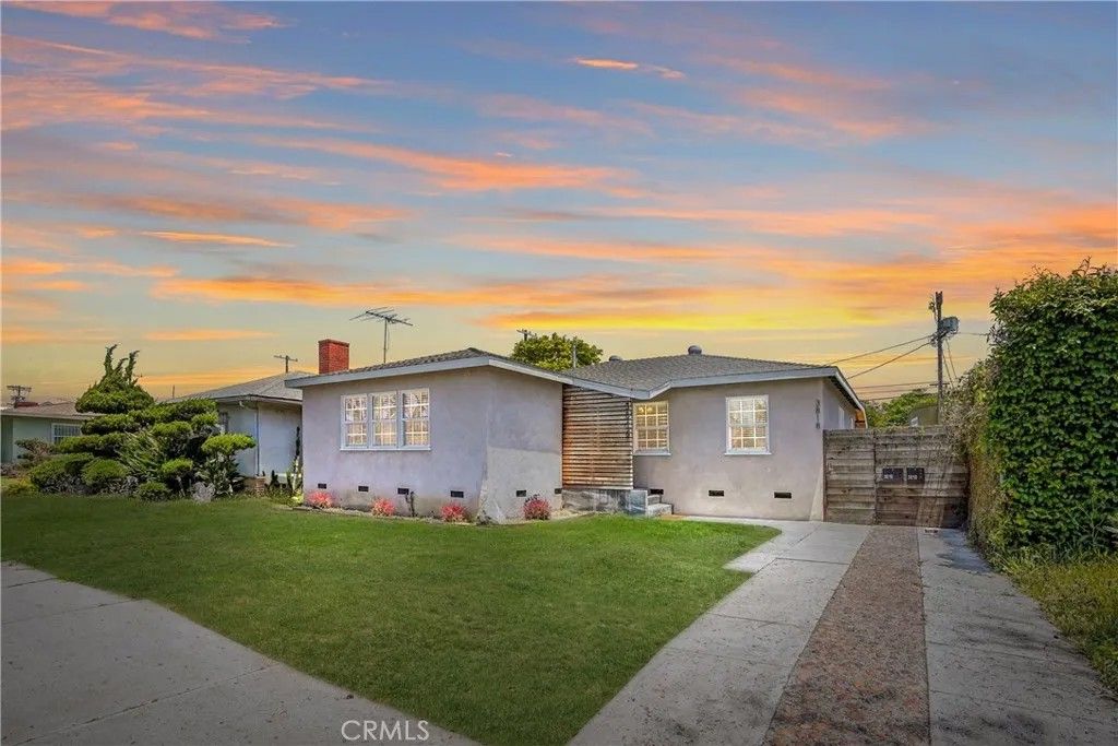 Photo of 3816 S Victoria Avenue, Los Angeles, CA 90008 (MLS # DW26086789)