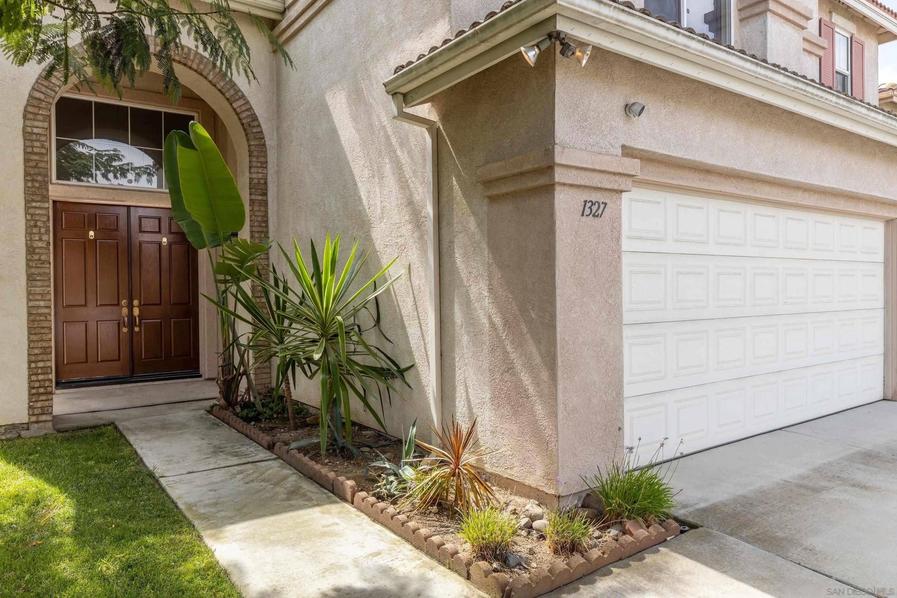 1327 Surfwood Lane