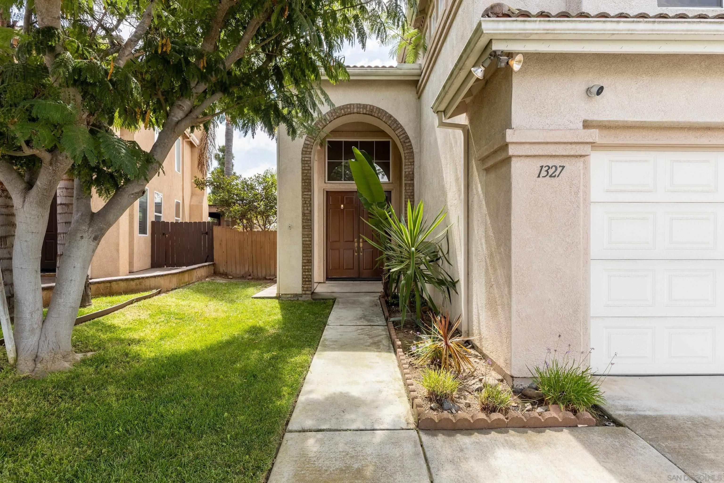 1327 Surfwood Lane