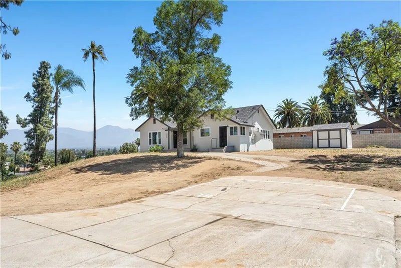 1390 Prospect