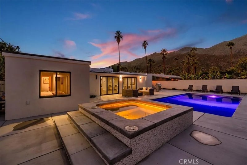 218 E Ocotillo Avenue