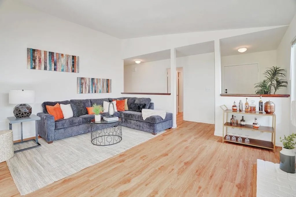 1021 Mockingbird Lane