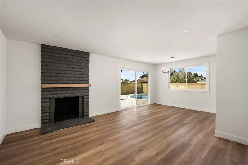 5724 N Galanto