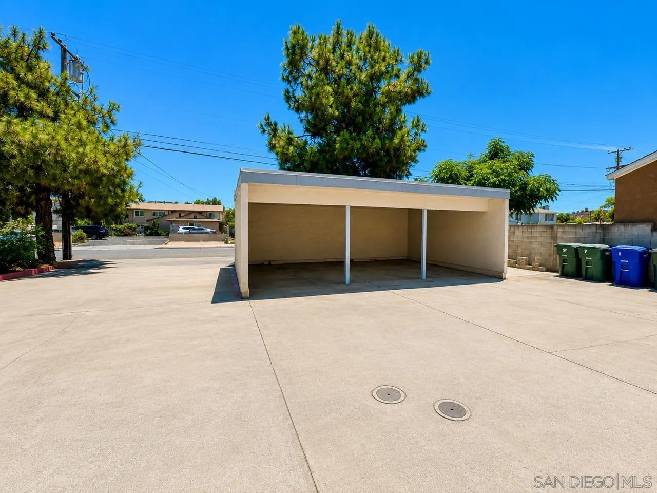 360 Claydelle Ave