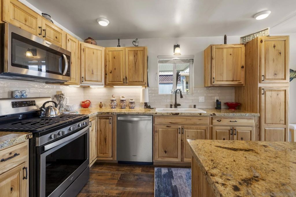 Photo of 116 Havenview Ln, Oceanside, CA 92056 (MLS # 260011081)