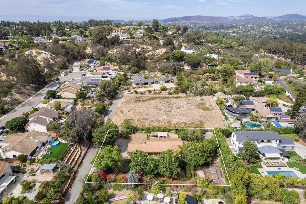 218 Via Del Cerrito
