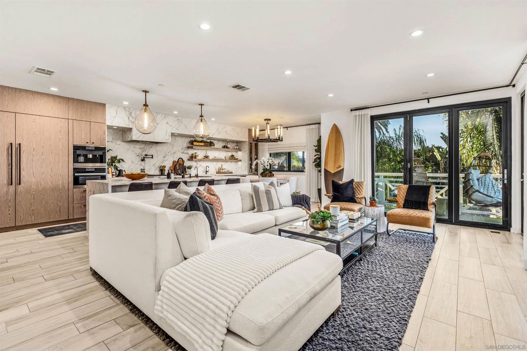 Photo of 3301 Lincoln St, Carlsbad, CA 92008 (MLS # 250043474)