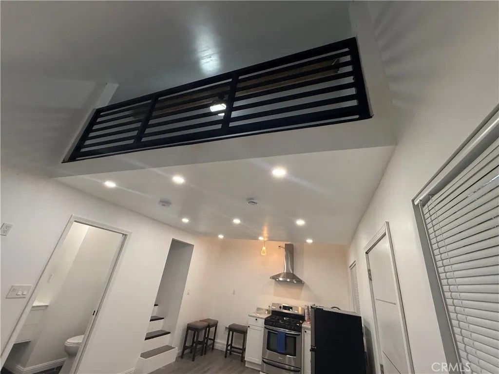 Photo of 12119 Bambi Pl, Granada Hills, CA 91344 (MLS # SR26078432)