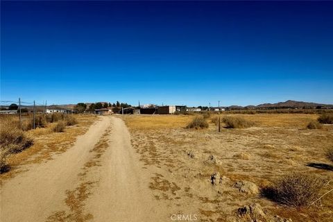 Tiny photo for 5830 Holiday Avenue, Rosamond, CA 93560 (MLS # SR25219874)