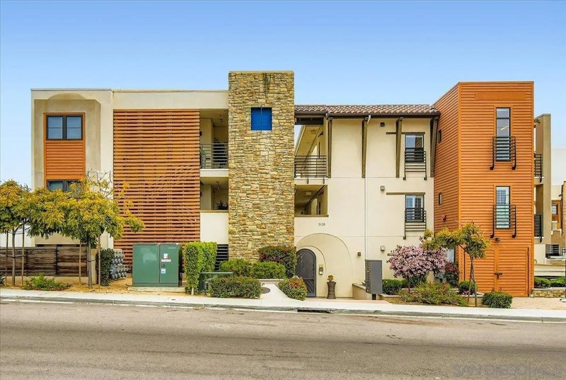 3128 Cañon St 301