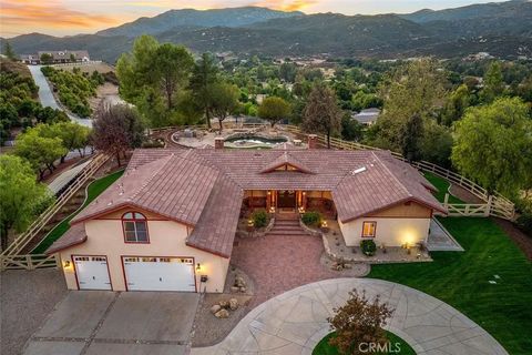 19750 Avenida Rosella Murrieta CA 92562