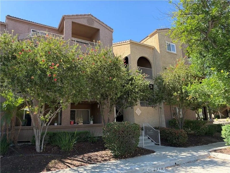 2400 San Gabriel 106