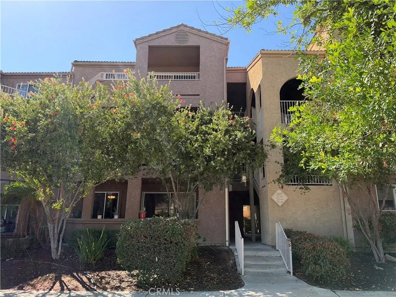 2400 San Gabriel 106